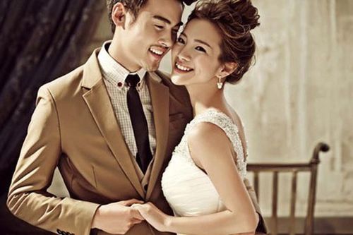 Sếp của chồng 'thả mồi' quà hàng hiệu, vợ trẻ ngoại tình chẳng đắn đo