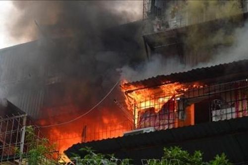 Hà Nội: Cháy lớn tại khu tập thể cũ Kim Liên