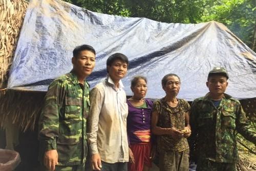 Tìm cặp vợ chồng 'biệt tích' khi trốn vào rừng sâu tránh lũ