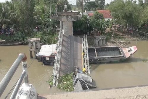 Khởi tố tài xế điều khiển xe gây sập cầu Tân Nghĩa