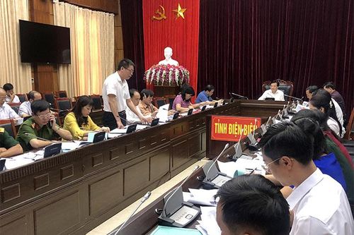 Phấn đấu đến tháng 10/2020 sẽ hoàn thành xây dựng, tu sửa nhà cho 100% số hộ nghèo đang ở nhà tạm, nhà dột nát huyện Mường Nhé