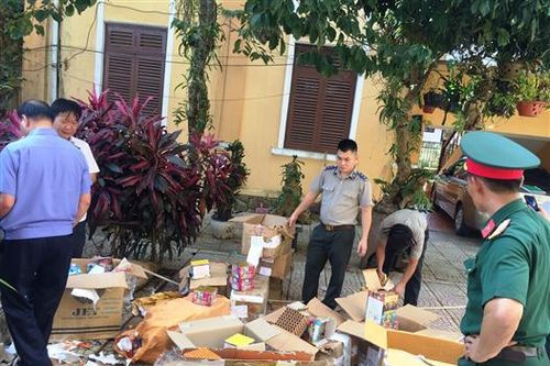 Hướng Hóa: Tiêu hủy gần 500 kg pháo nổ các loại