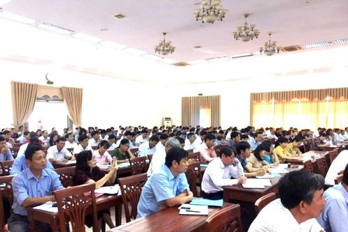 Bồi dưỡng, cập nhật kiến thức lí luận chính trị dành cho đối tượng 4