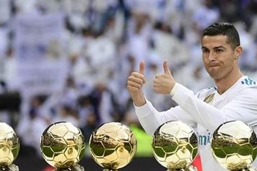 Ronaldo muốn khắc gì trên bia mộ của mình