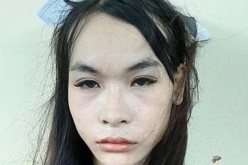 Dùng 'bông hồng gai' bẫy khách mua vui