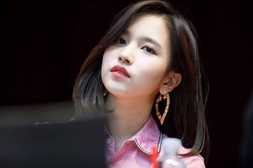 Nhan sắc nữ thần tượng ngoại quốc đẹp nhất Kpop