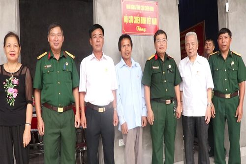 Huyện Mỹ Đức bàn giao nhà cho cựu chiến binh có hoàn cảnh khó khăn