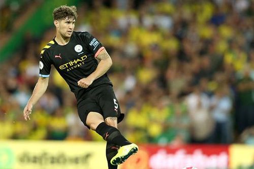 Man City khổ vì khủng hoảng trung vệ