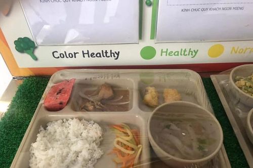 Phụ huynh 'tố' trường Dân lập Quốc tế Việt Úc 'cắt xén' khẩu phần ăn của học sinh
