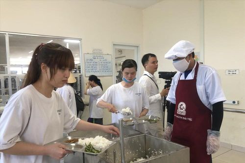 Chạnh lòng bữa cơm công nhân