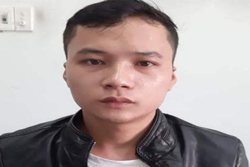 Bị giật mình, cầm cây củi đánh chết người
