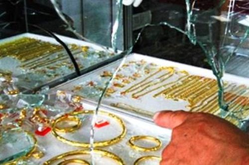 Vừa ra tù 9 ngày đã rủ đồng bọn đi cướp tiệm vàng