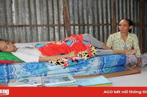Nữ sinh học giỏi bị bệnh hiểm nghèo