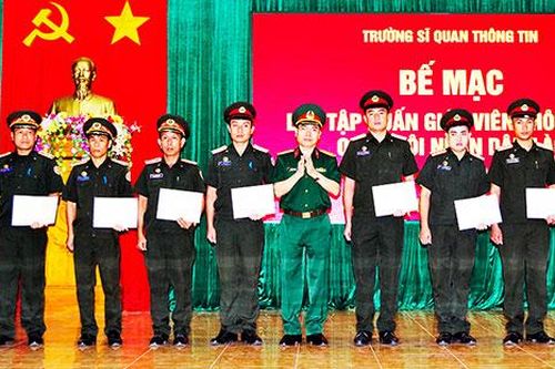 Trường Sĩ quan Thông tin: Bế mạc lớp tập huấn cho giáo viên quân đội Lào