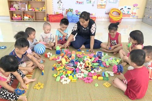 Tỉ lệ huy động trẻ đi nhà trẻ đạt 32,3%