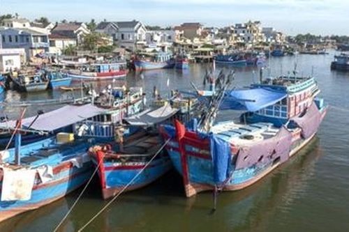 Cơn sóng nợ xô ngã làng chài tỷ phú