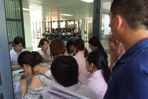 Hà Nội: Từ 30-11, trường học khu vực đô thị không thu học phí bằng tiền mặt