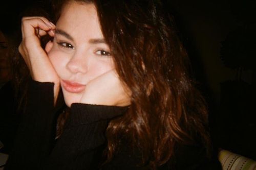Loạt ảnh khoe nhan sắc đời thường của Selena Gomez