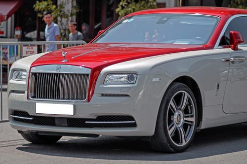 Coupe siêu sang Rolls-Royce Wraith phối màu lạ dạo phố Hà Nội