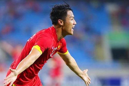 Vì sao Mạc Hồng Quân được gọi lên Tuyển, còn Văn Quyết vắng mặt?