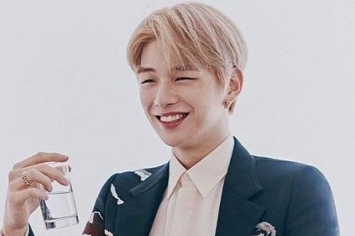 Không hổ danh 'Vua visual', Kang Daniel tái xuất long lanh khiến dân tình nghiêng ngả