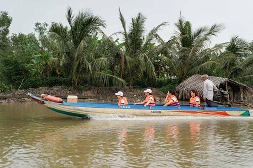 Hoa hậu đẹp nhất Châu Á Hương Giang đọ sắc Hoàng My, Mâu Thủy