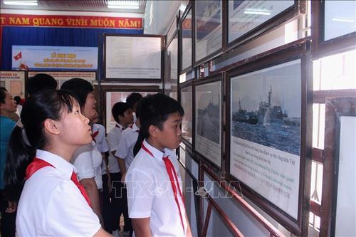 Trưng bày tư liệu 'Hoàng Sa, Trường Sa của Việt Nam' tại Bình Thuận