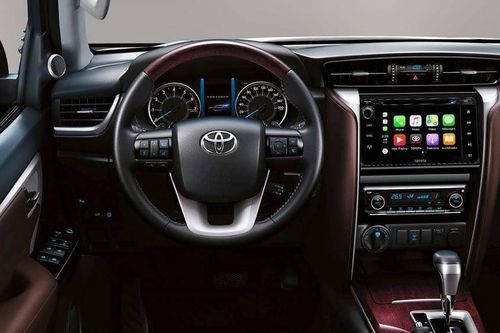 Toyota Fortuner sẽ được trang bị màn hình cảm ứng mới