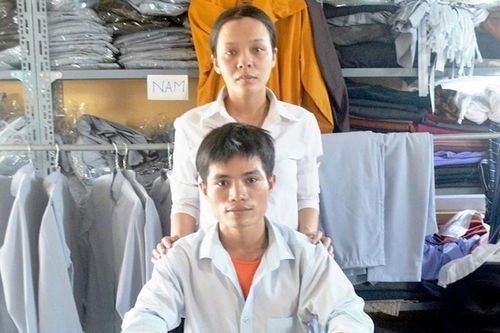 Nguyện là đôi chân, ánh mắt của nhau