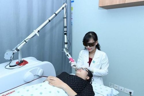 Bác sĩ cảnh báo hậu họa trẻ hóa da bằng laser ở cơ sở không đảm bảo