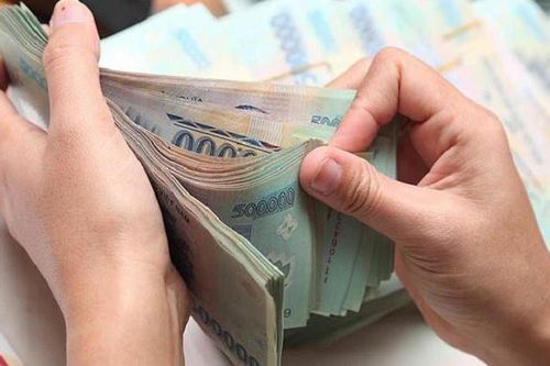 Đề xuất tăng thuế đối với kính gia công, mùn cưa và hạt nhựa PP