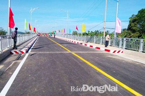 Tạo động lực phát triển cho các vùng kinh tế khó khăn