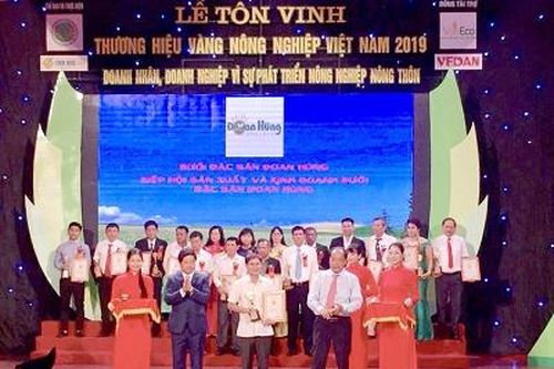 Bưởi Đoan Hùng được tôn vinh thương hiệu vàng Nông nghiệp Việt Nam 2019