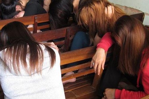 Thiếu nữ 17 tuổi tham gia đường dây bảo kê, chăn dắt gái 'dịch vụ' tại Nam Định