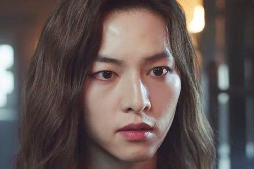 Song Joong Ki hom hem ở hậu trường phim 'Arthdal Chronicles'