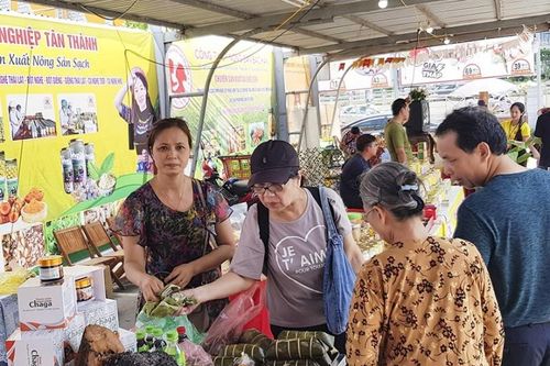 Lần đầu tiên nông sản sạch Bắc Kạn được giới thiệu tới người dân Thủ đô