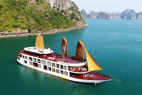 Lux Group thâu tóm hãng du thuyền 5 sao Emperor Cruises