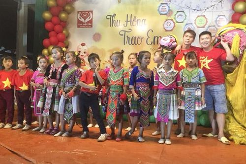 Hơn 600 suất quà trao cho học sinh xã Nậm Nhừ