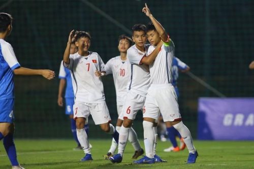U16 Việt Nam đè bẹp U16 Ma Cao với đội hình dự bị