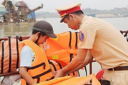 Văn hóa giao thông với bình yên sông nước