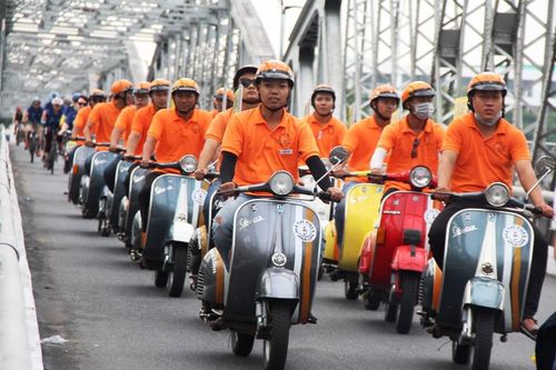 Văn hóa - Nghệ thuật Thông tin văn hóa Gia đình Trịnh Công Sơn đạp xe diễu hành vì tình yêu với Huế