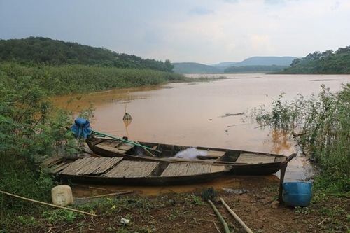 Ba học sinh đuối nước thương tâm ở hồ thủy điện Thác Mơ