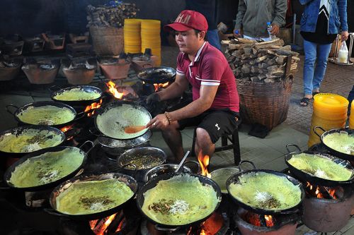 Chùa bánh xèo độc đáo ở miền Tây