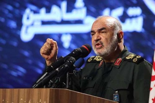 Vệ binh cách mạng Iran cảnh báo hủy diệt kẻ thù xâm lược