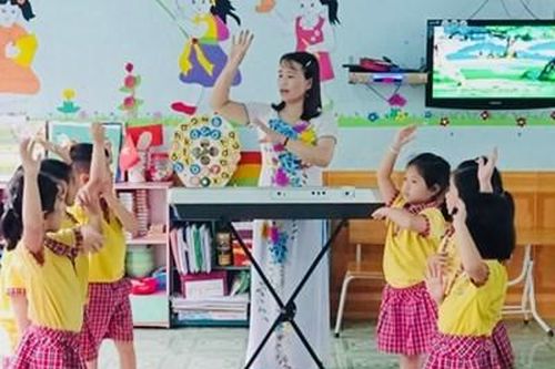 Người mẹ của A kay trên miền biên giới