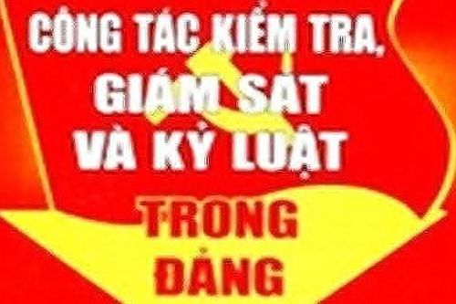Kỷ luật cảnh cáo cán bộ trại giam trục lợi từ thân nhân phạm nhân