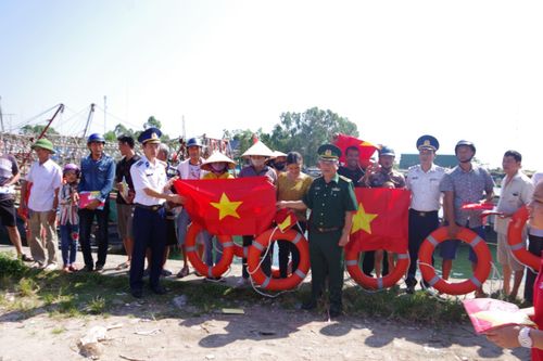 Bộ Tư lệnh Vùng Cảnh sát biển 1 chung tay vì biển đảo quê hương