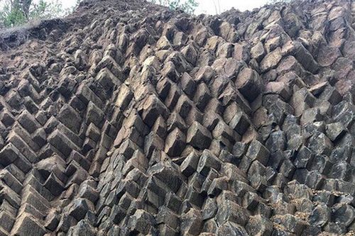 Phát hiện 'Gành Đá Đĩa trên cạn' với kết cấu địa chất độc đáo