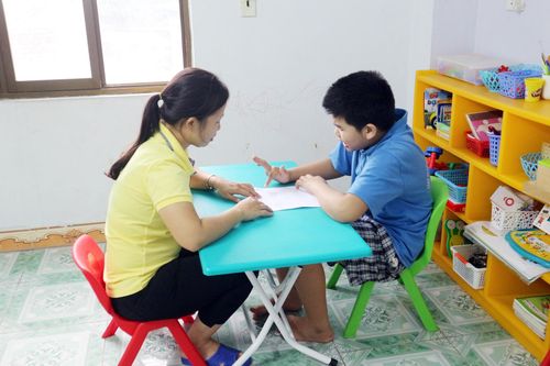 Giáo dục hòa nhập: Thiếu cơ chế đào tạo và tuyển dụng giáo viên