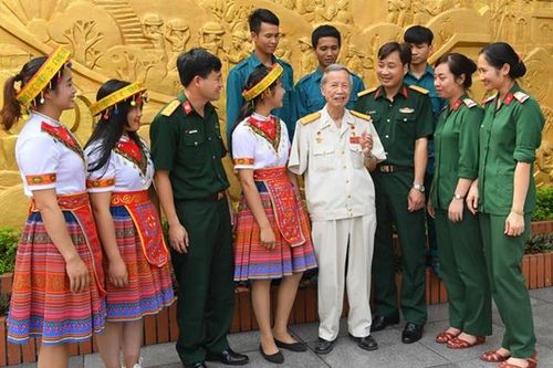 Anh hùng La Văn Cầu được xét tặng danh hiệu 'Công dân Thủ đô ưu tú'